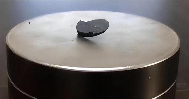 球盟会入口：科技圈热议室温超导：神奇现象背后的真实面貌！