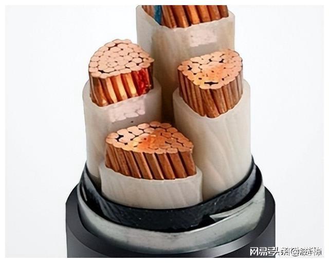 高温超导电缆在临界温度上有何特点？如何提高列车的行驶速度？(图4)