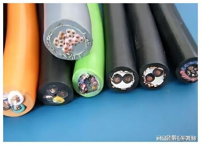 高温超导电缆在临界温度上有何特点？如何提高列车的行驶速度？(图6)