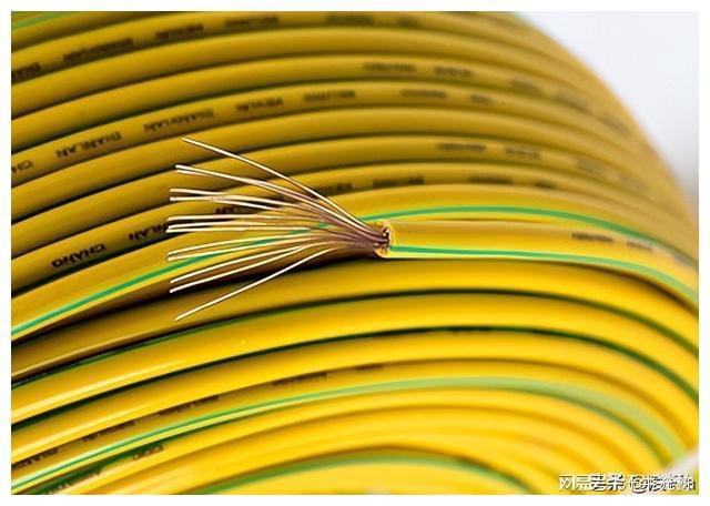 高温超导电缆在临界温度上有何特点？如何提高列车的行驶速度？(图19)